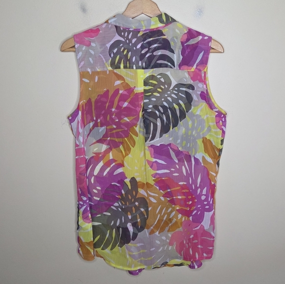 Liz Claiborne | Sheer Colorful Tropical Leaf Sleeveless Button Front Blouse - Picture 4 of 5